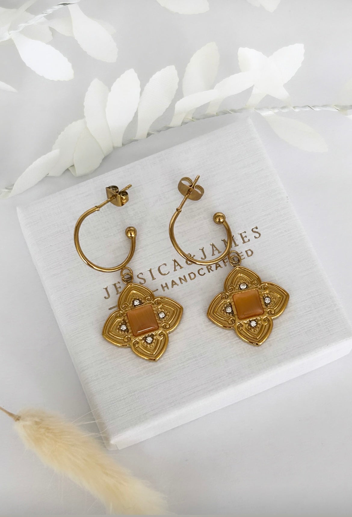 Cleopatra earrings in Gold