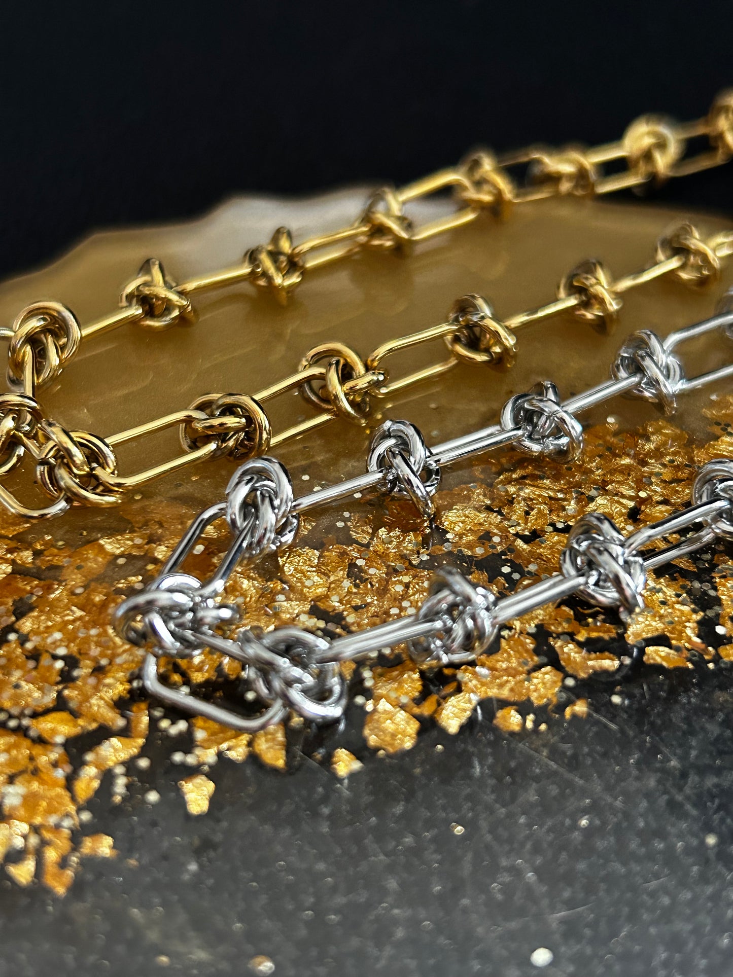 Chunky knot choker necklace