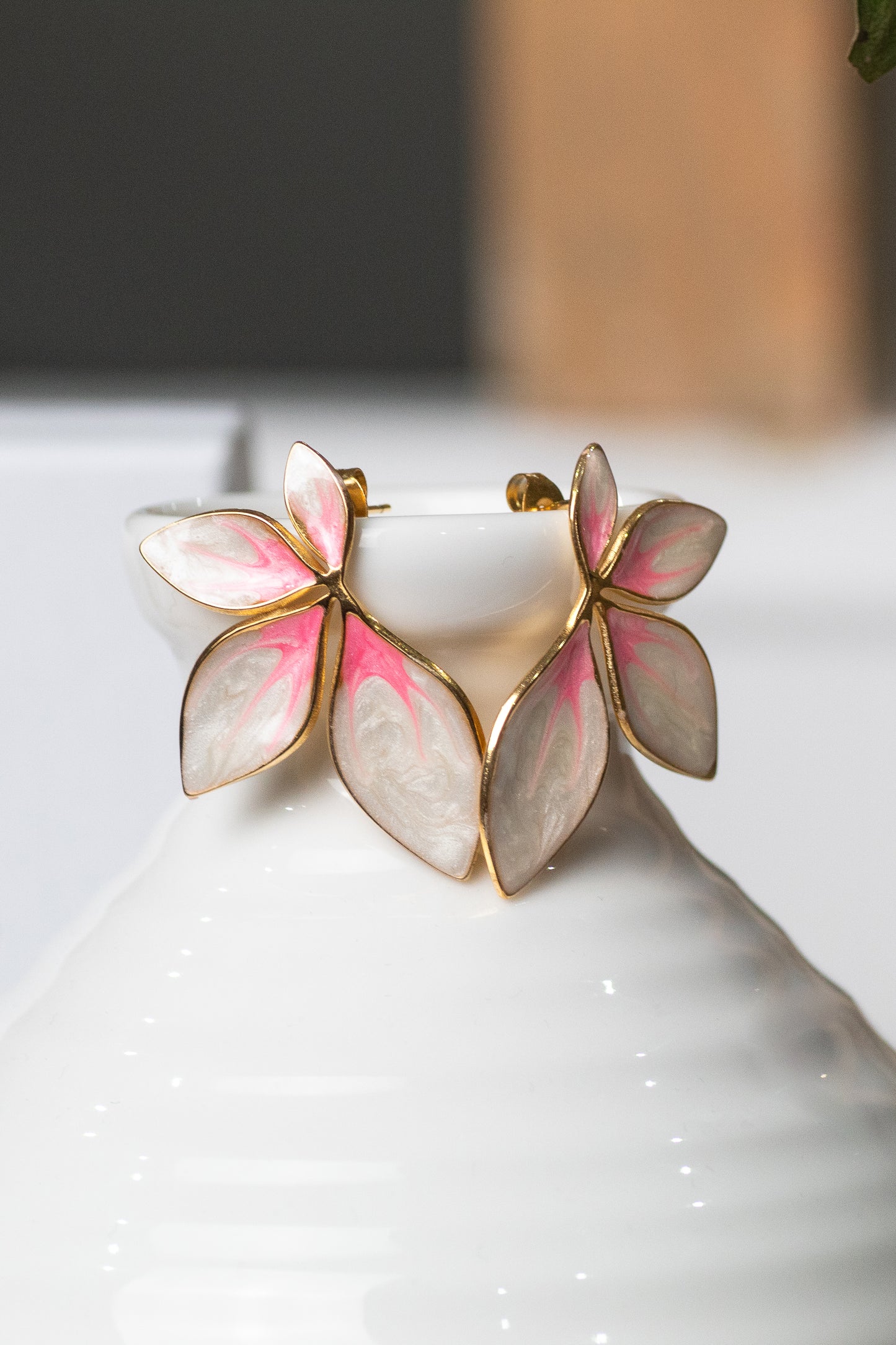 Gabby flower earrings in Pink/Pearl