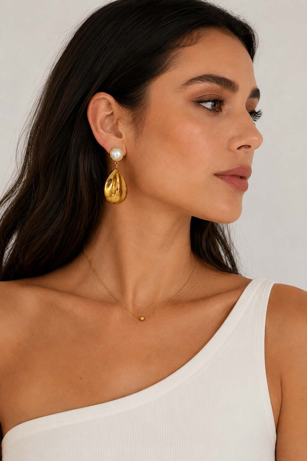 Statement Pearl earrings Gold