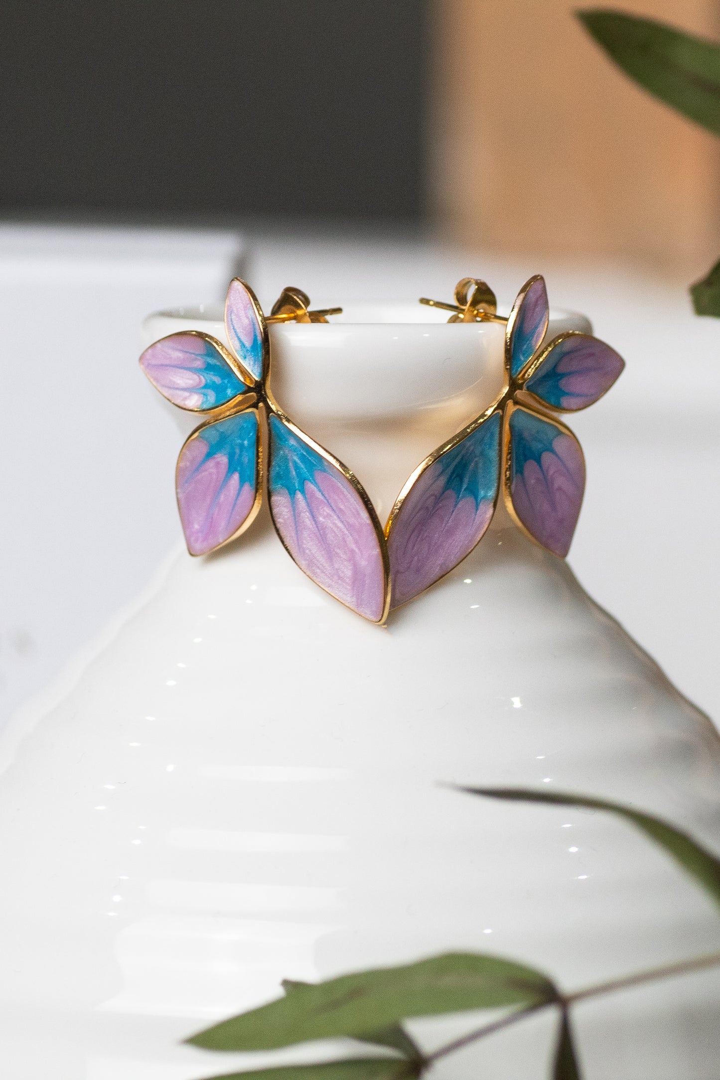 Gabby flower earrings in Purple/Blue