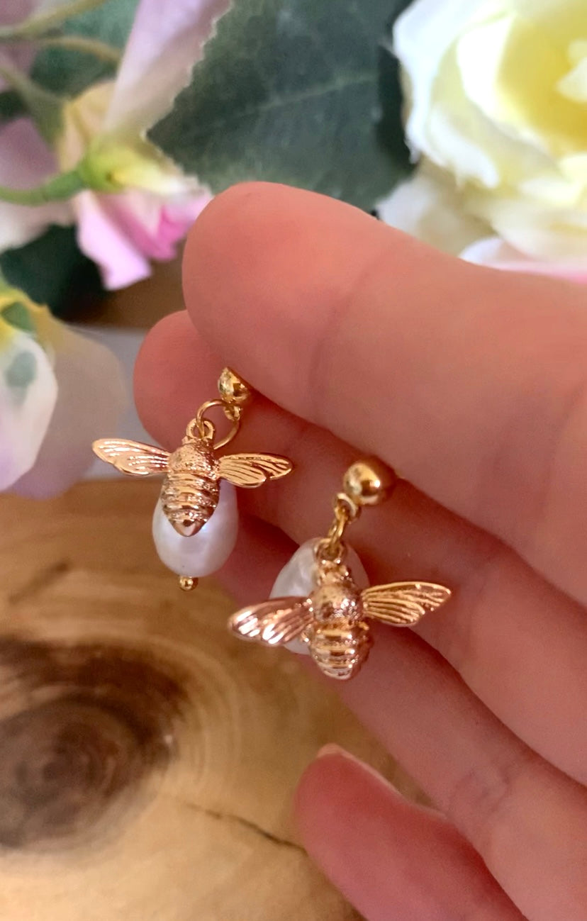 Gold Bee charm baroque pearl earrings