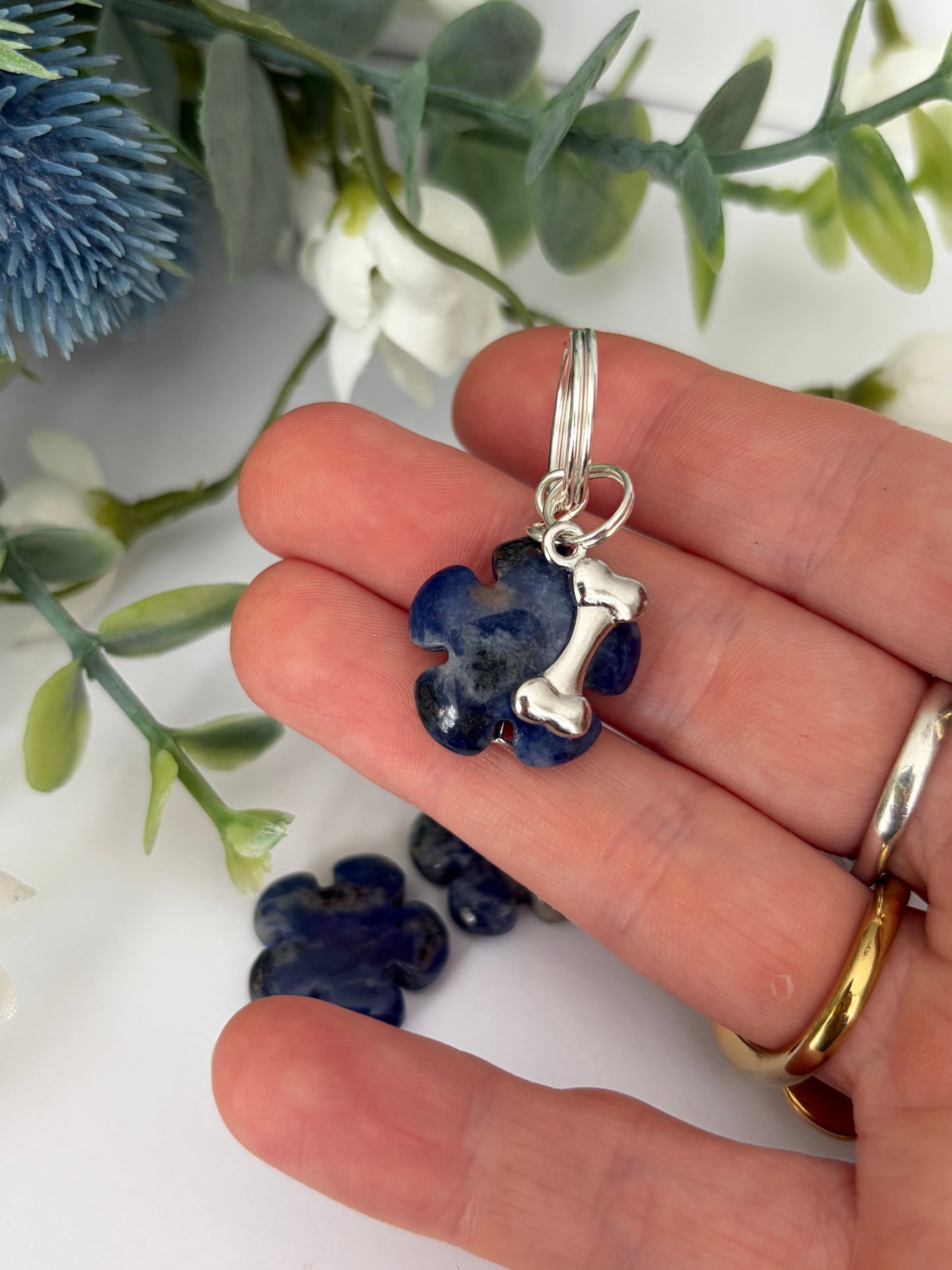 Sodalite blue gemstone for reactive dogs, calming crystals for dogs, anti anxiety dog collar charm