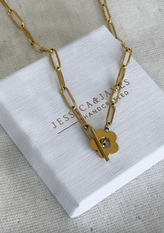 Flower T bar necklace in gold