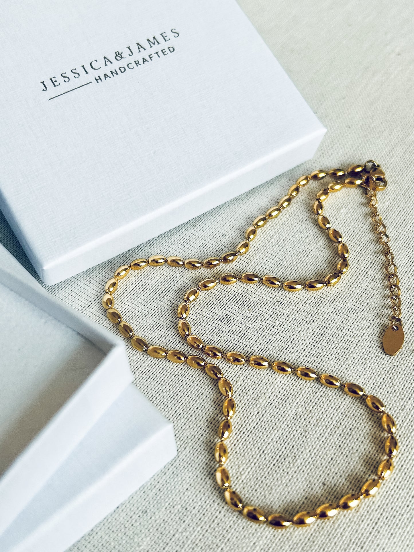 Chunky gold chain necklace