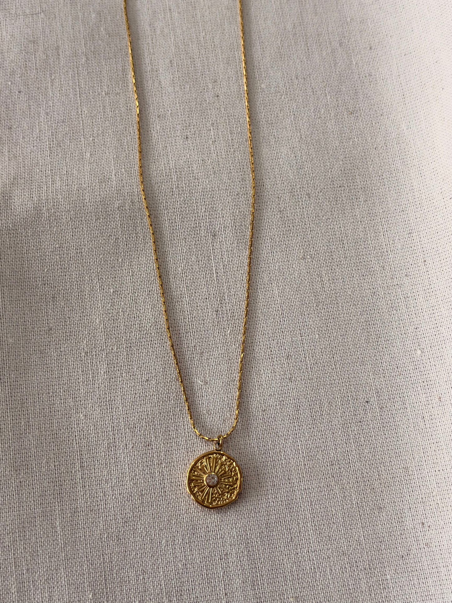 Celestial luxe necklace in gold