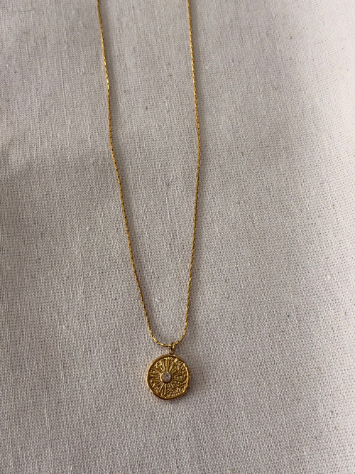 Celestial luxe necklace in gold