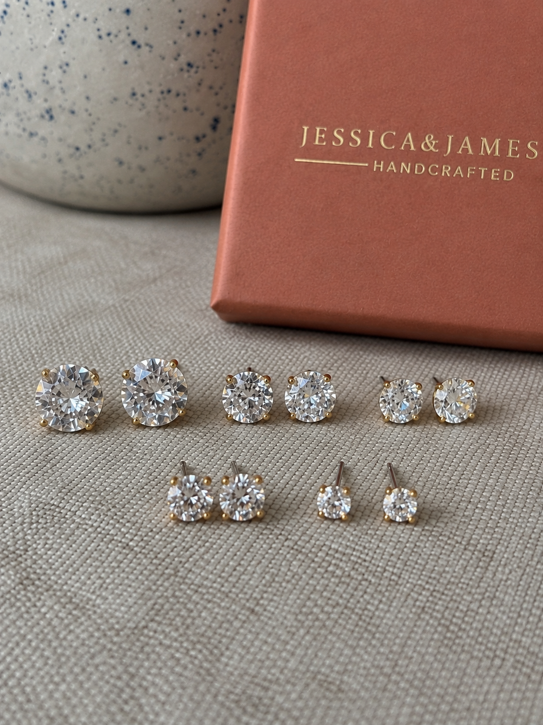 Gold Diamond stud earrings ROUND CLASSIC