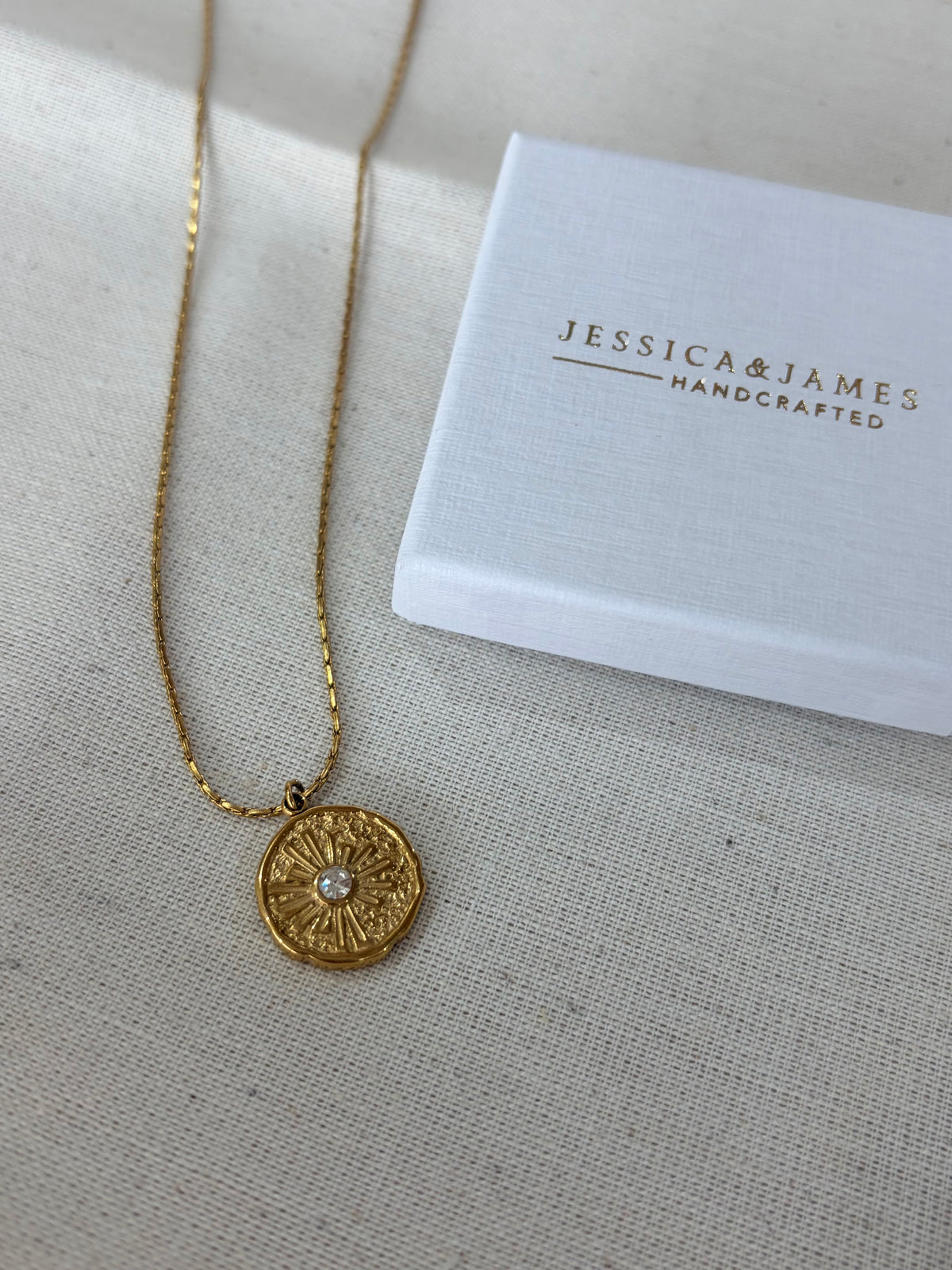 Celestial luxe necklace in gold
