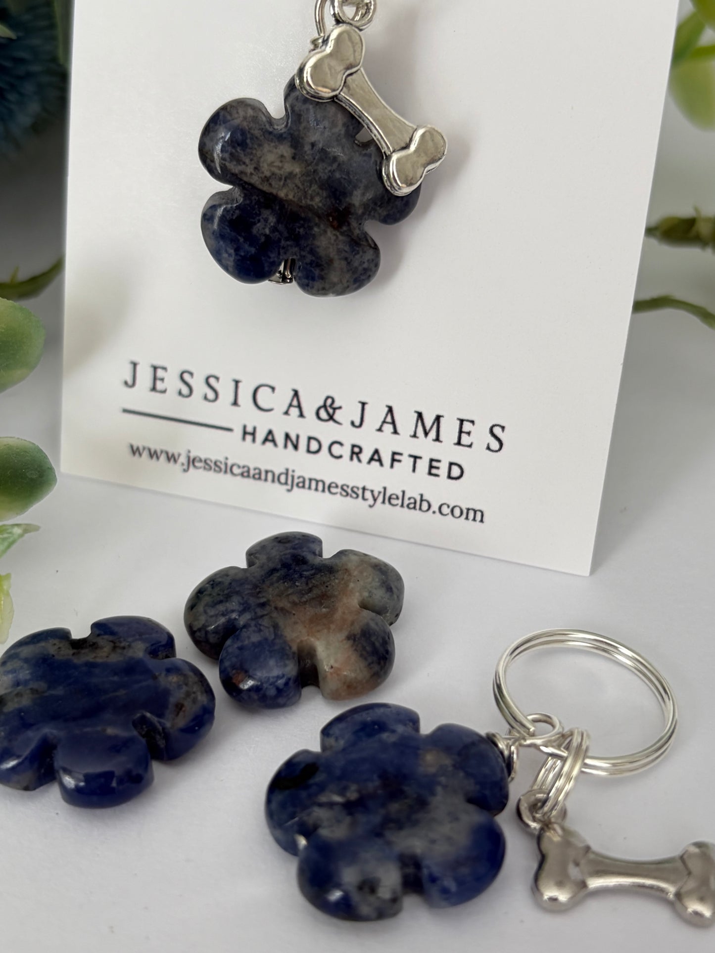 Sodalite blue gemstone for reactive dogs, calming crystals for dogs, anti anxiety dog collar charm