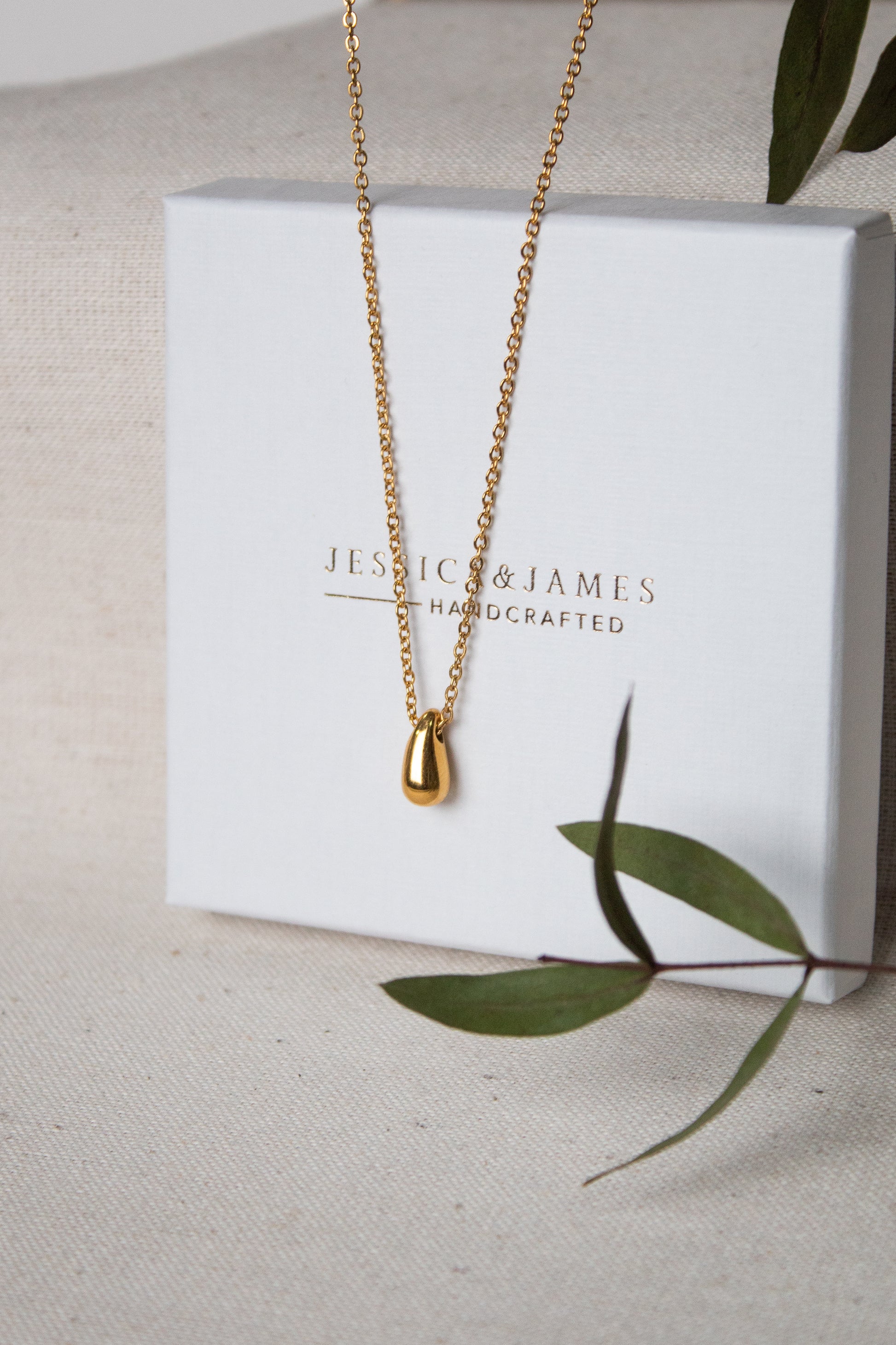 Waterproof gold necklace