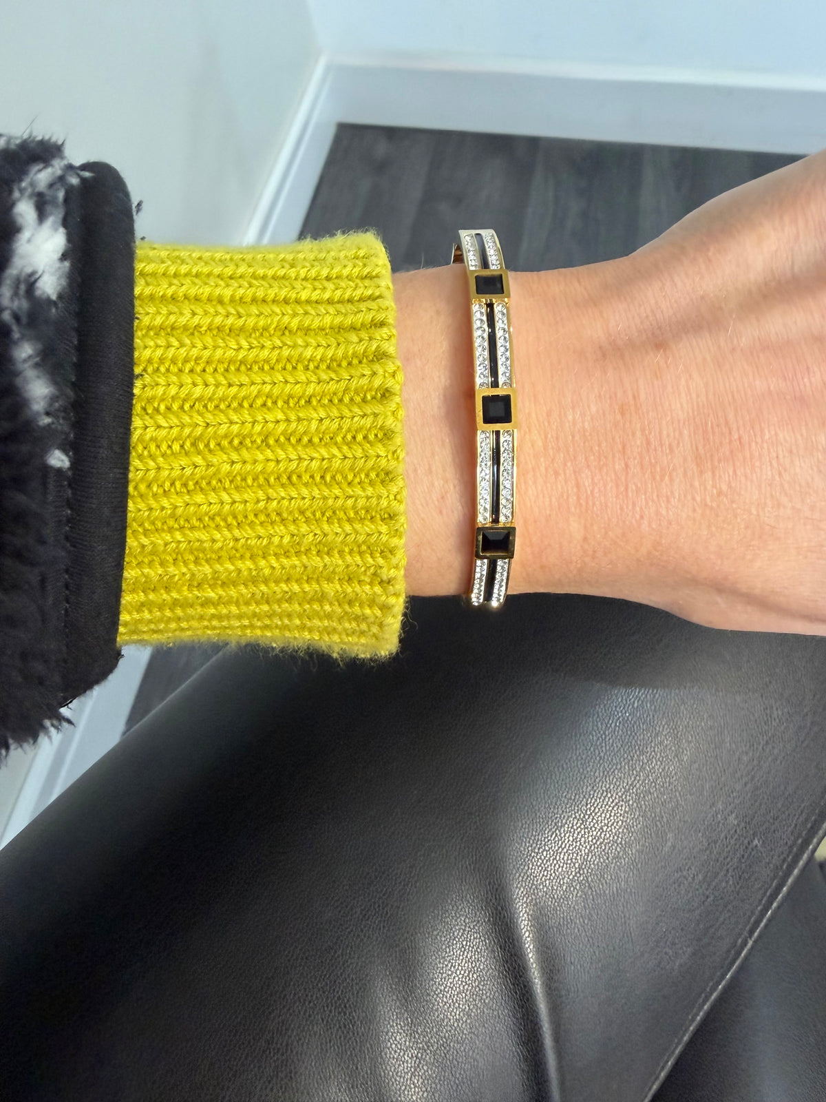 Luxe crystal gold Bangle S/M