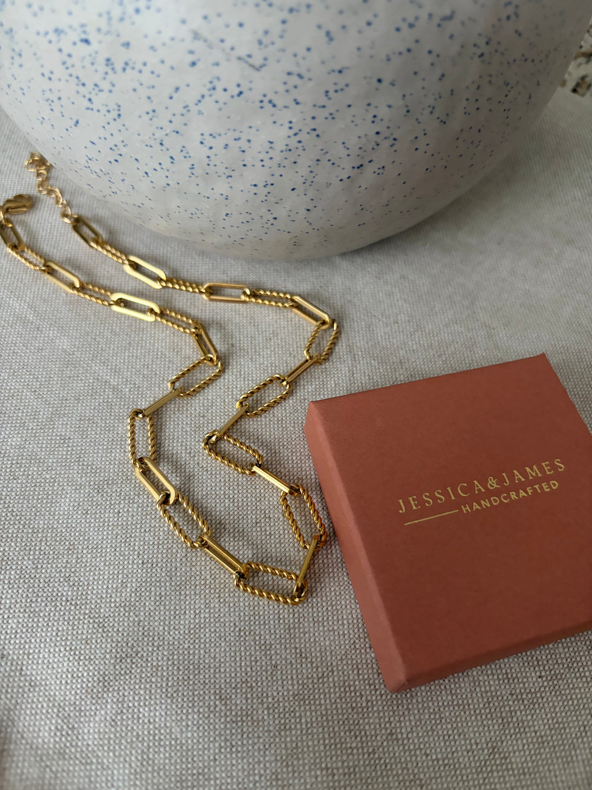 Bevelled paper chain choker necklace