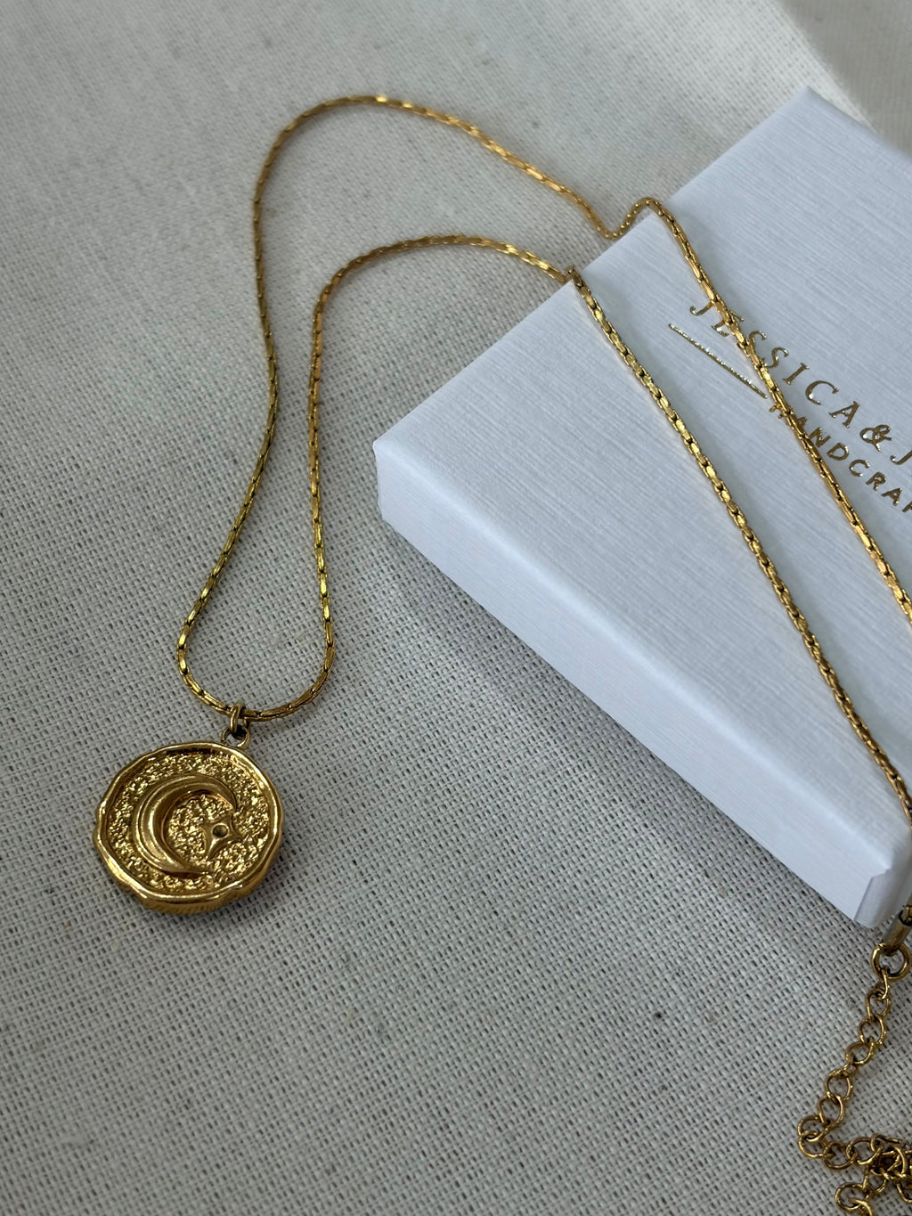 Celestial luxe necklace in gold