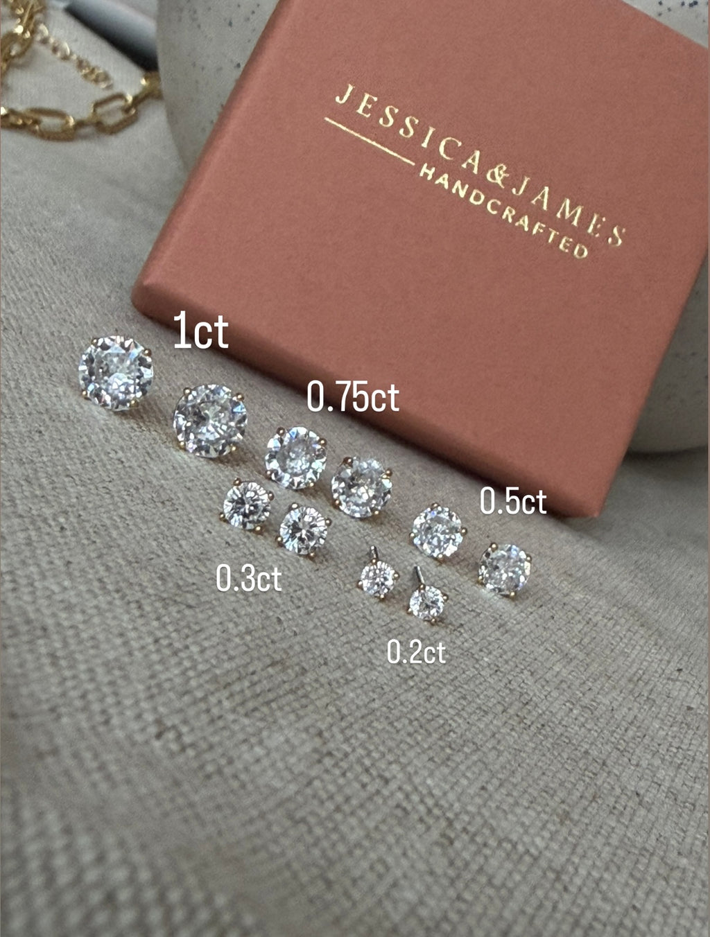 Gold Diamond stud earrings ROUND CLASSIC