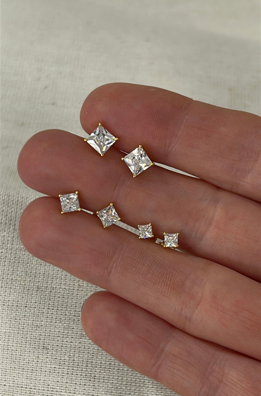 Gold Diamond stud earrings - Square DIAMOND SHAPE