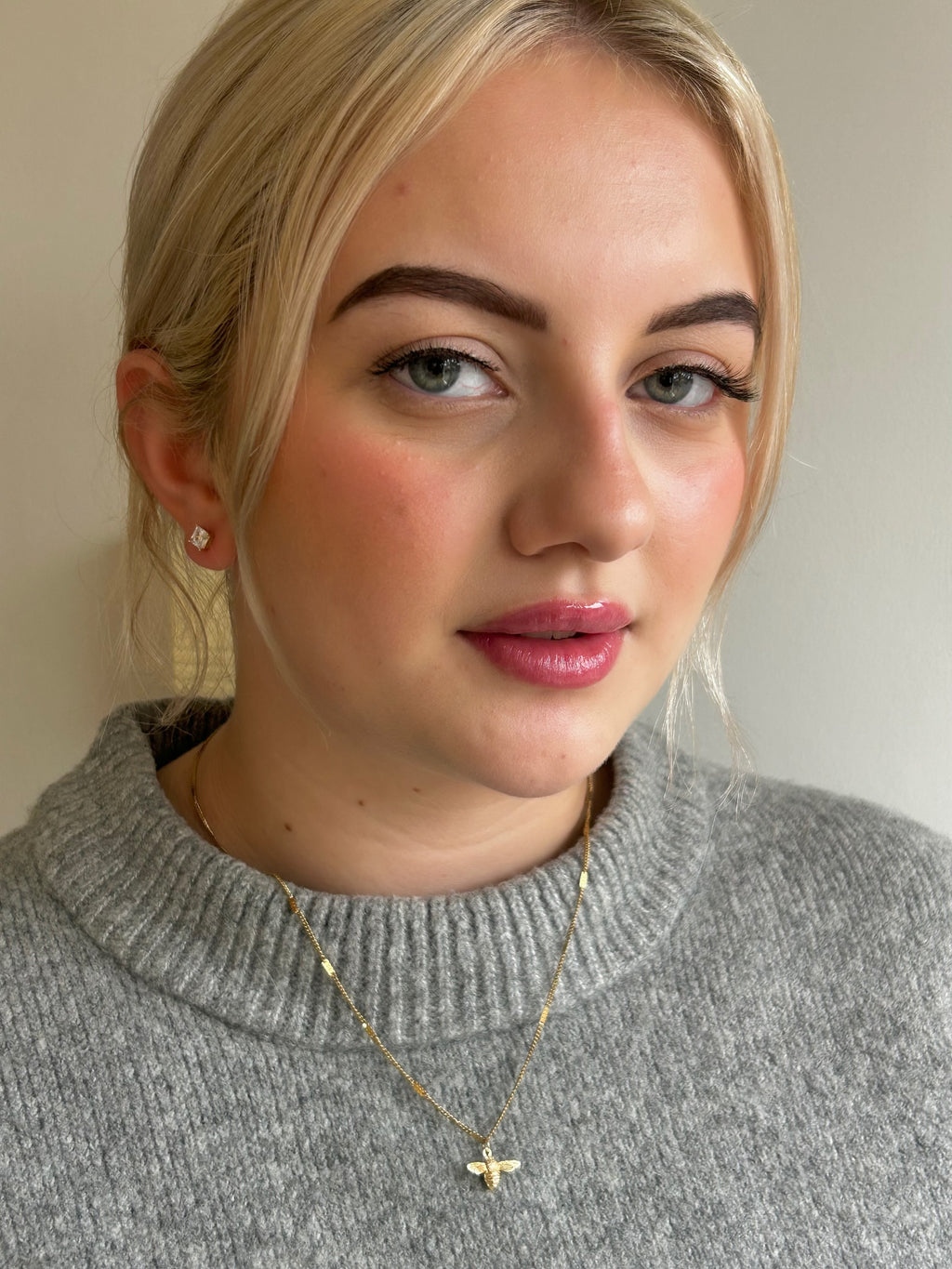 Gold Diamond stud earrings ROUND CLASSIC